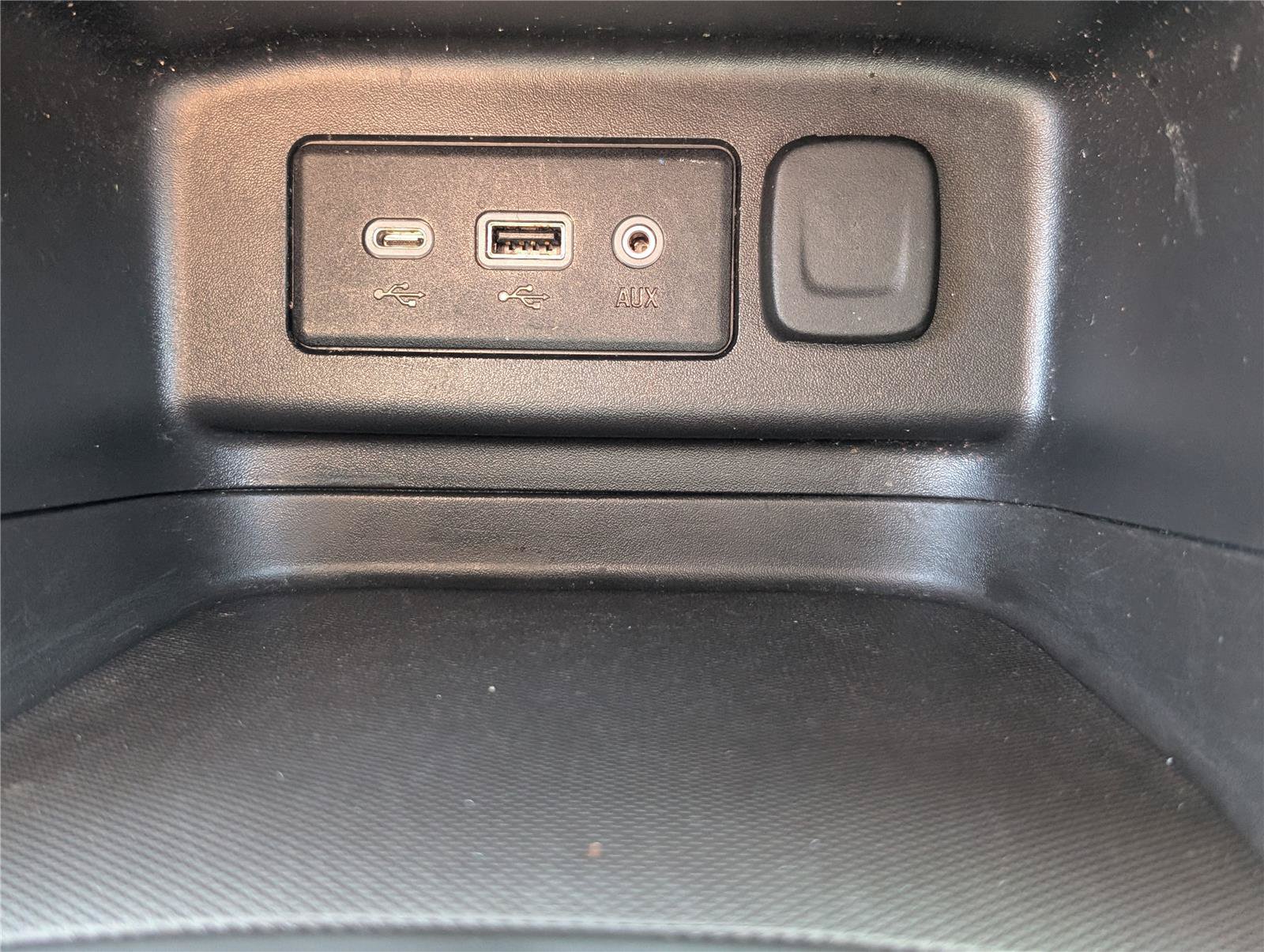 Used 2019 Chevrolet Equinox LS FWD image 23