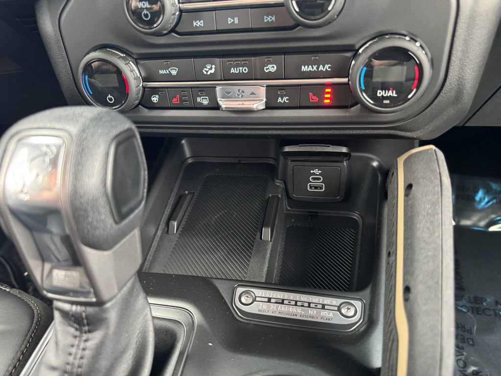 New 2026 Ford Bronco Badlands AWD/4WD image 32
