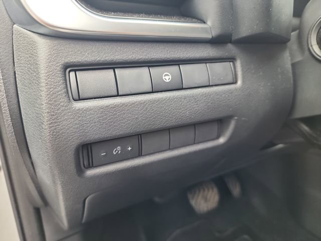 Used 2021 Nissan Rogue SV image 11