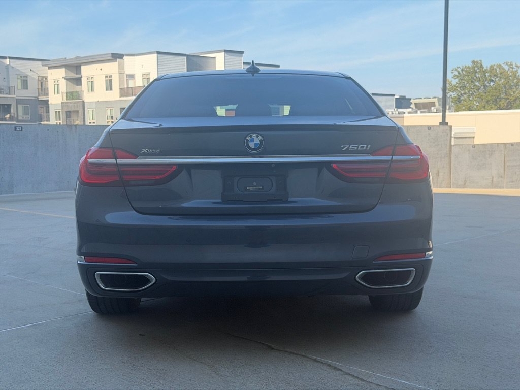 Used 2016 BMW 750i xDrive AWD/4WD image 4