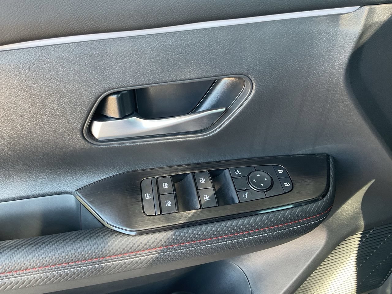 New 2027 Nissan Kicks SR AWD/4WD image 23