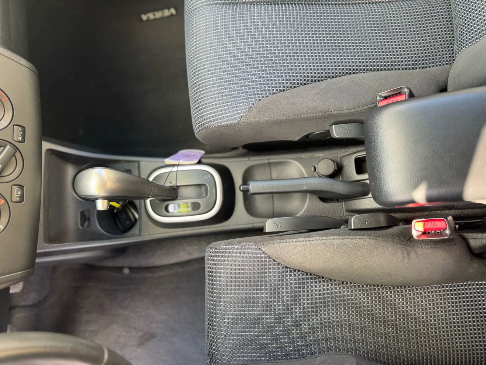 Used 2011 Nissan Versa SL w/ Premium Pkg image 20