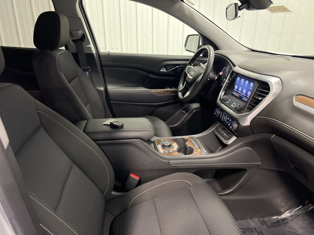 Certified 2023 GMC Acadia SLE w/ Driver Convenience Package AWD/4WD image 9