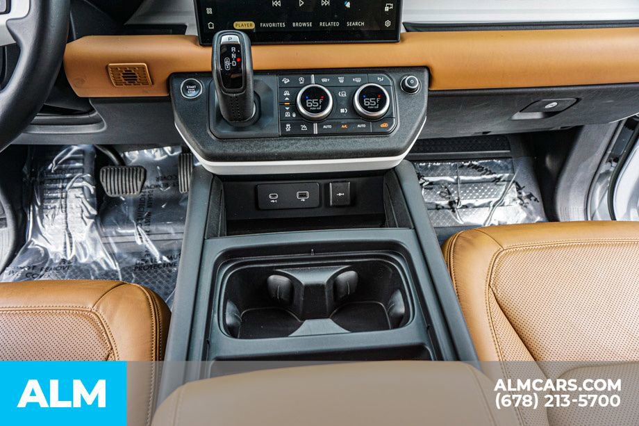 Used 2023 Land Rover Defender 130 SE image 43