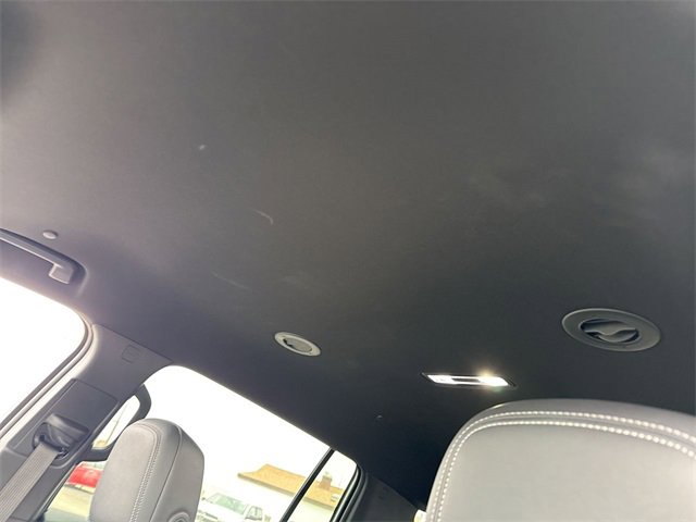 Used 2025 Chevrolet Traverse LT image 22