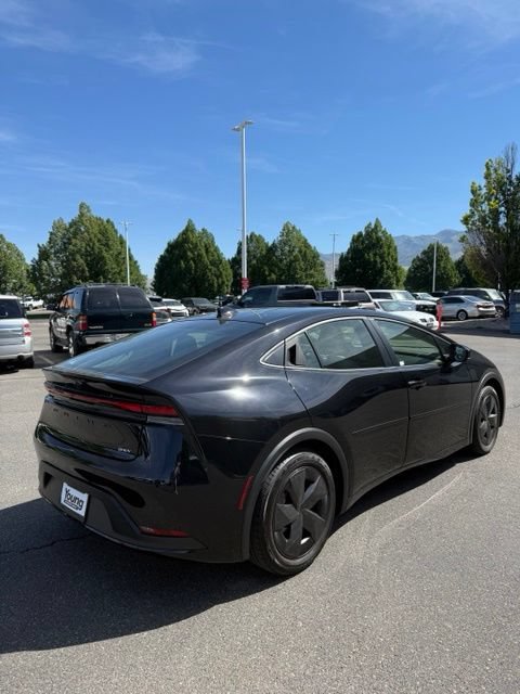 Certified 2023 Toyota Prius LE FWD image 6