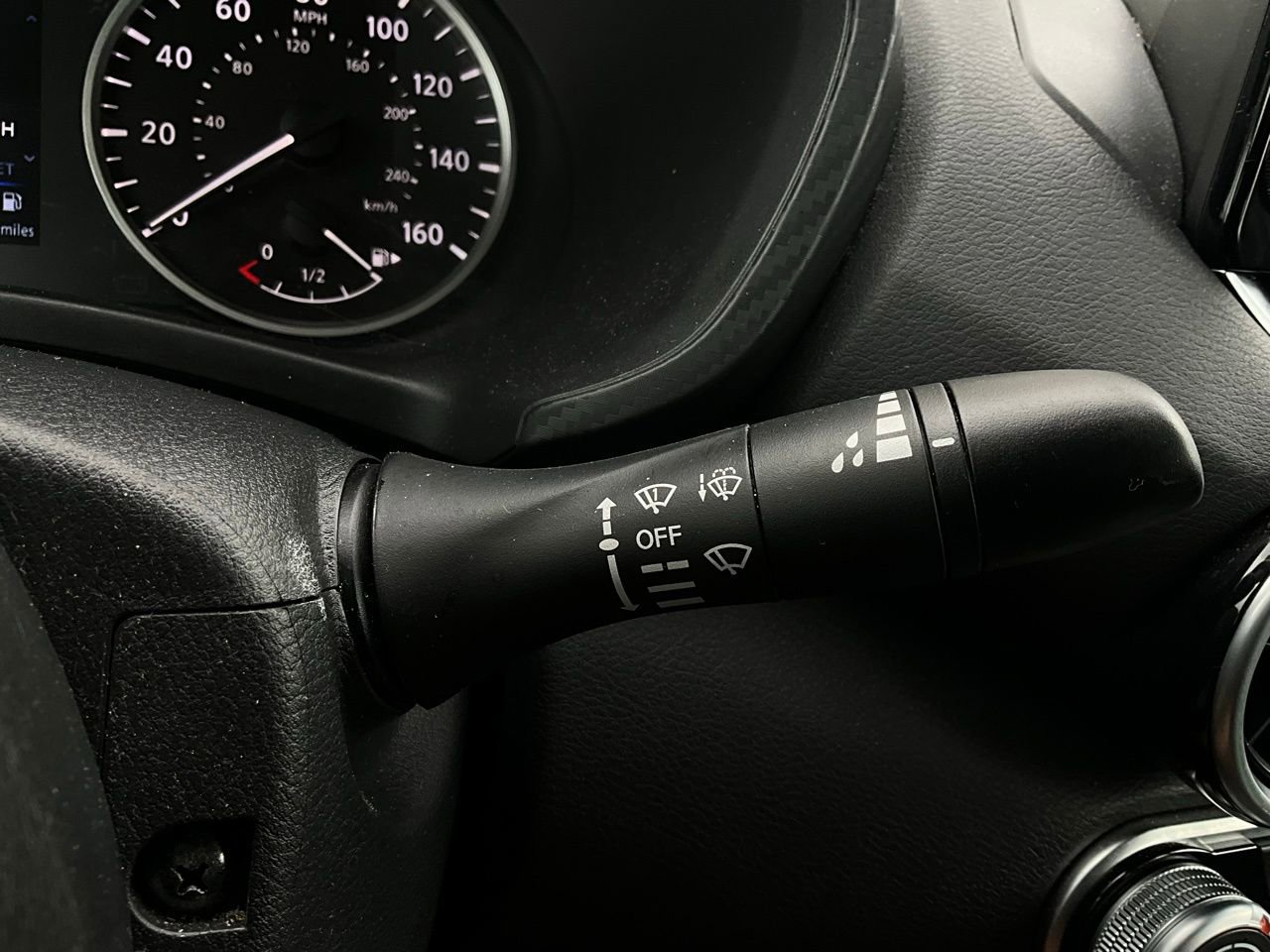 Used 2025 Nissan Sentra S image 32