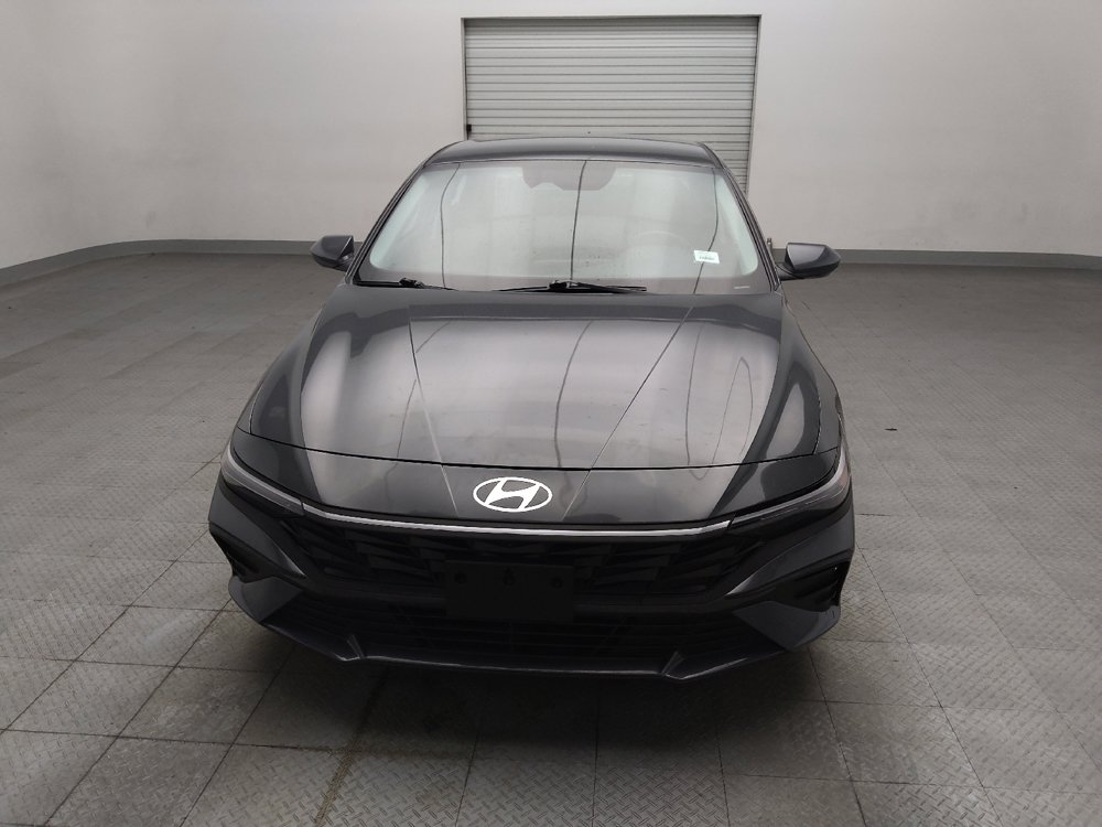 Used 2025 Hyundai Elantra Hybrid FWD image 15