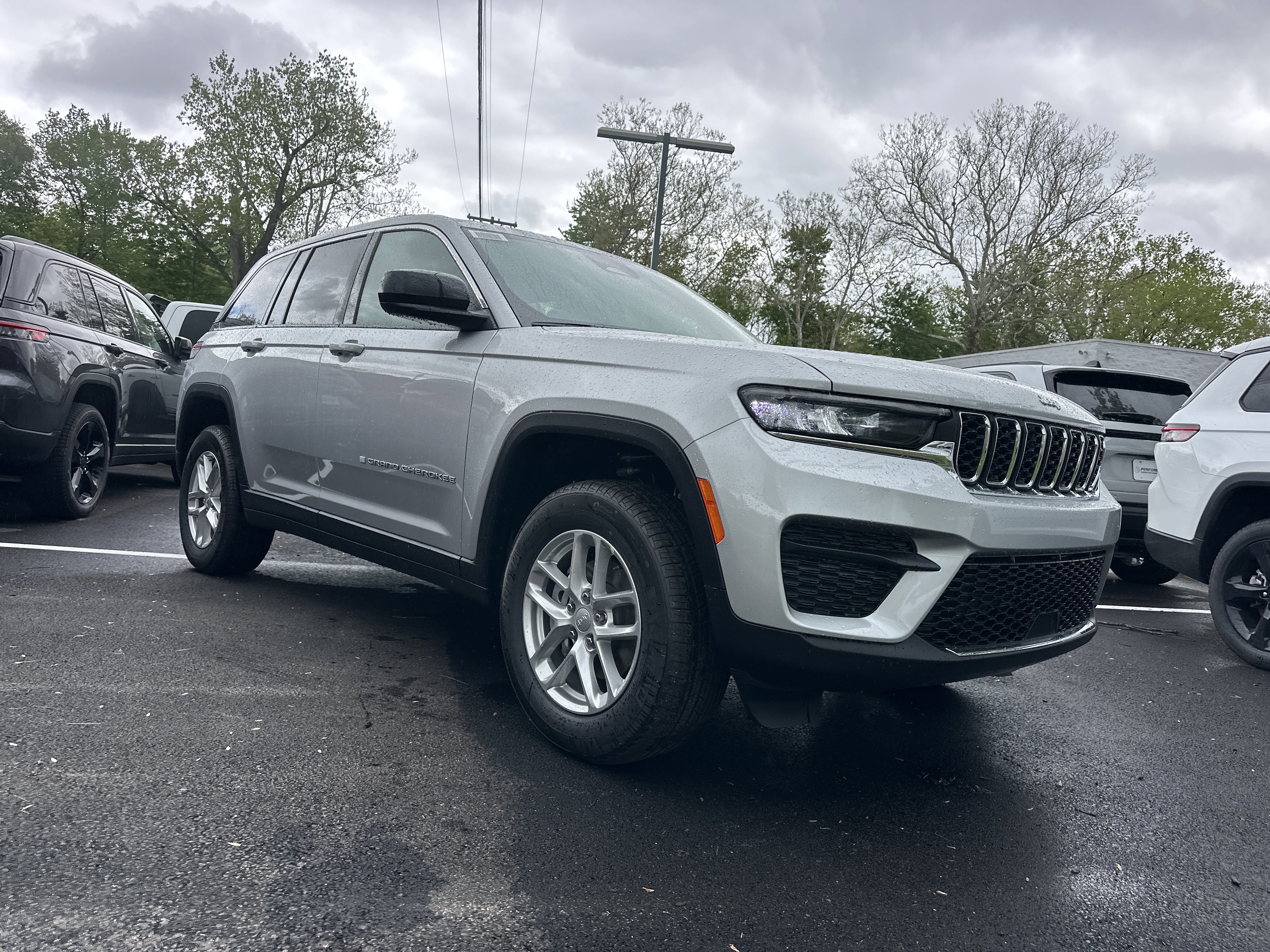 New 2026 Jeep Grand Cherokee Laredo AWD/4WD image 19