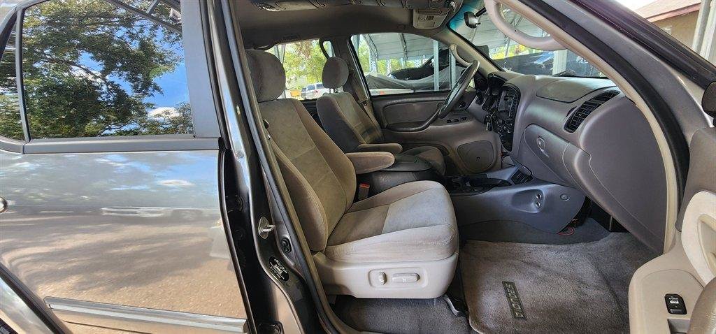 Used 2006 Toyota Sequoia SR5 RWD image 20