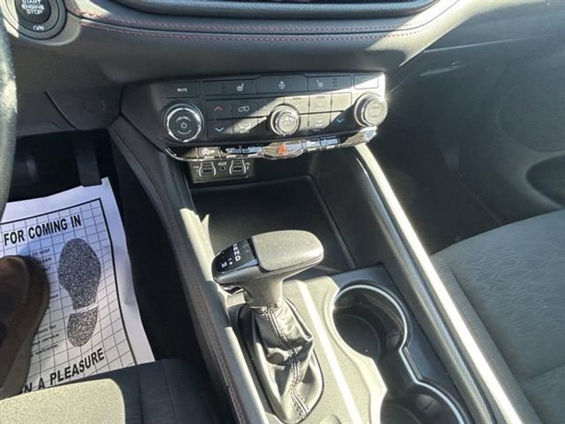 Used 2025 Dodge Durango GT image 18