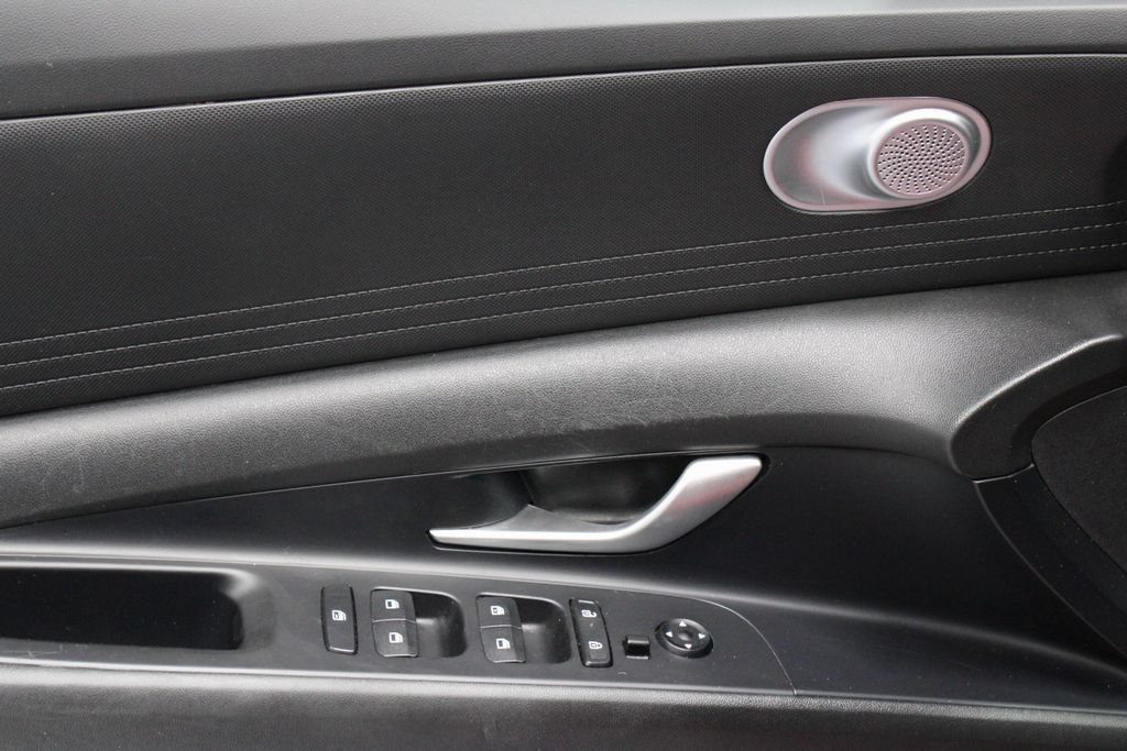 Certified 2024 Hyundai Elantra SEL FWD image 24