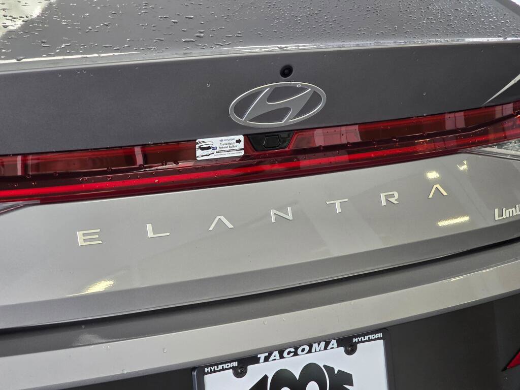 New 2026 Hyundai Elantra Limited image 16