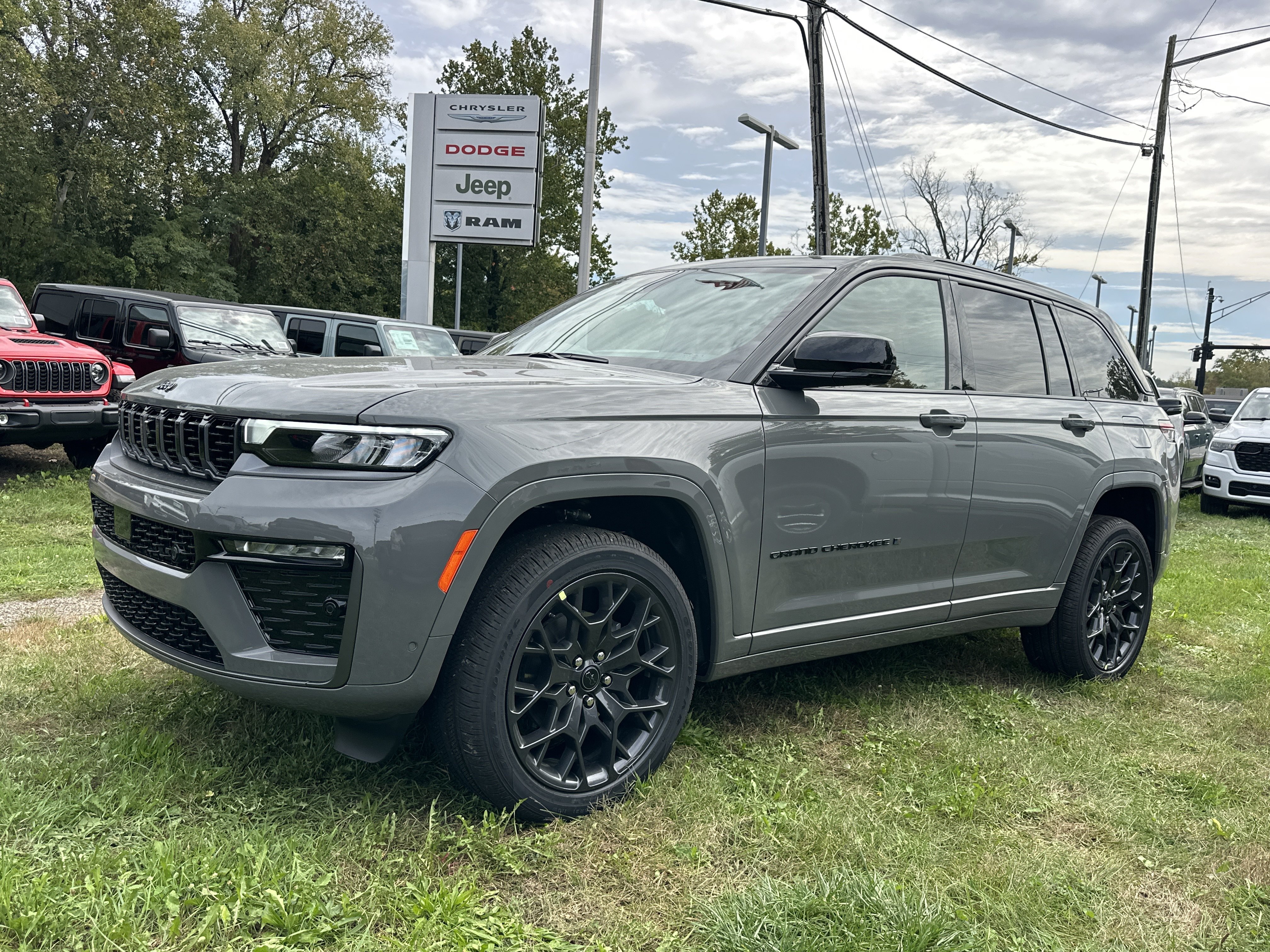 New 2027 Jeep Grand Cherokee Summit AWD/4WD image 26