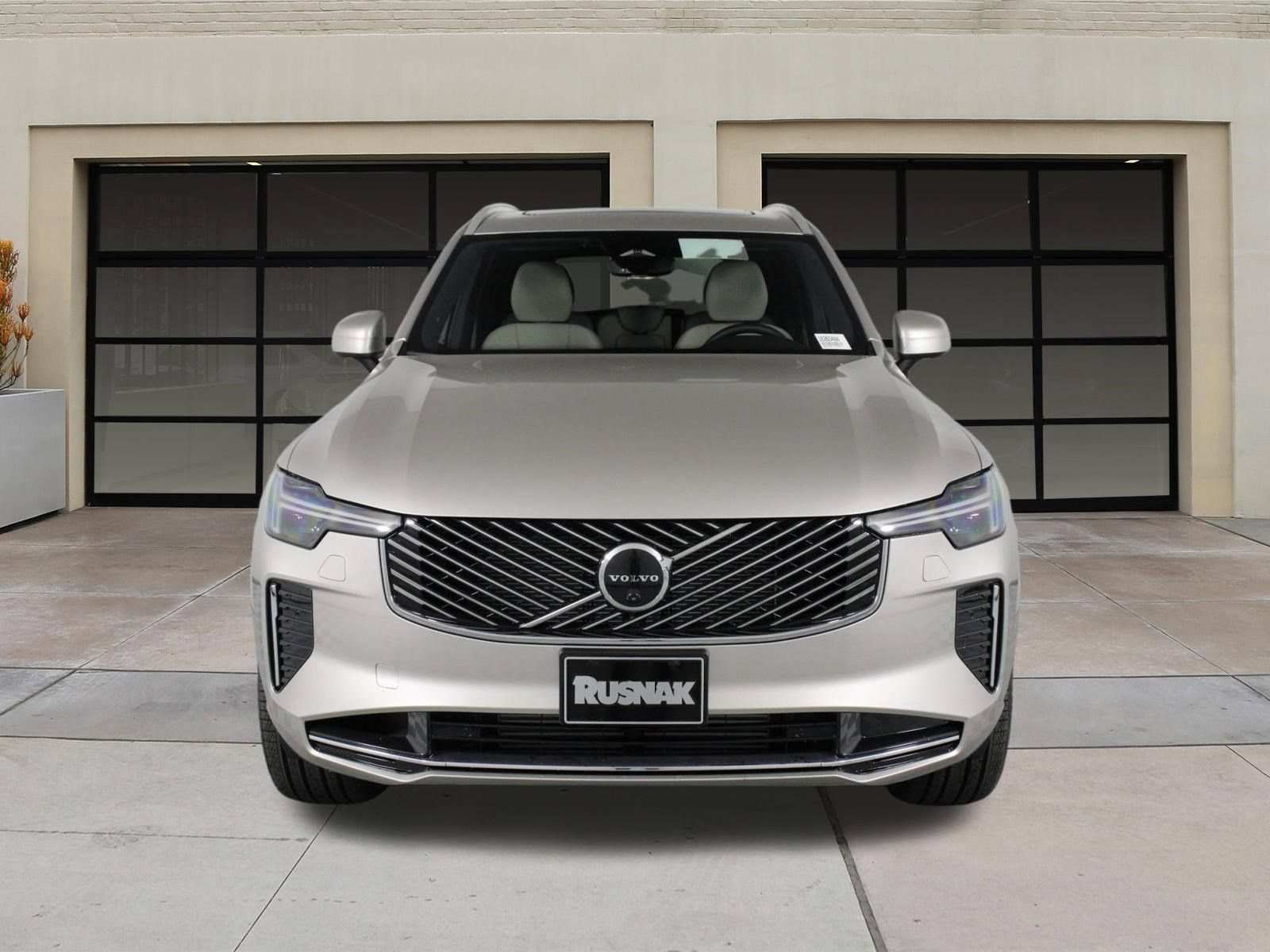 New 2026 Volvo XC90 T8 Plus w/ Protection Package Premier AWD/4WD image 2