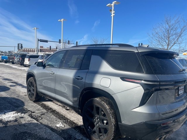 Used 2025 Chevrolet Traverse RS w/ LPO, Floor Liner Package image 4
