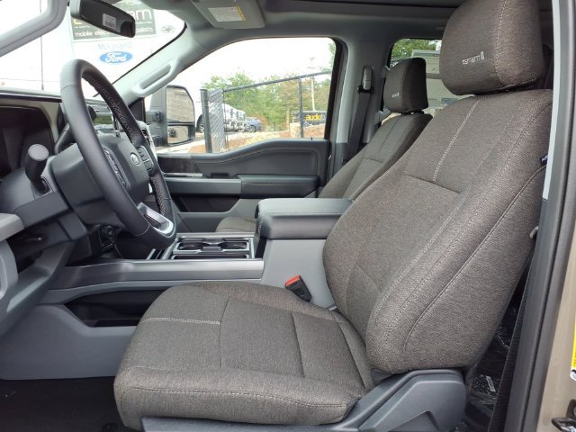 New 2027 Ford F250 XLT w/ XLT Premium Package AWD/4WD image 11