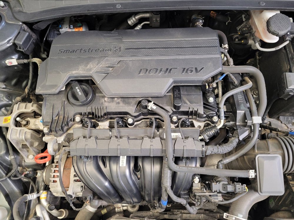 Used 2021 Hyundai Elantra Limited FWD image 30