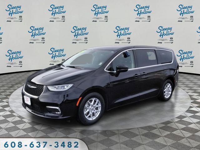Used 2024 Chrysler Pacifica Touring-L image 1