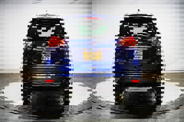 Used 2020 Nissan Rogue SV image 3