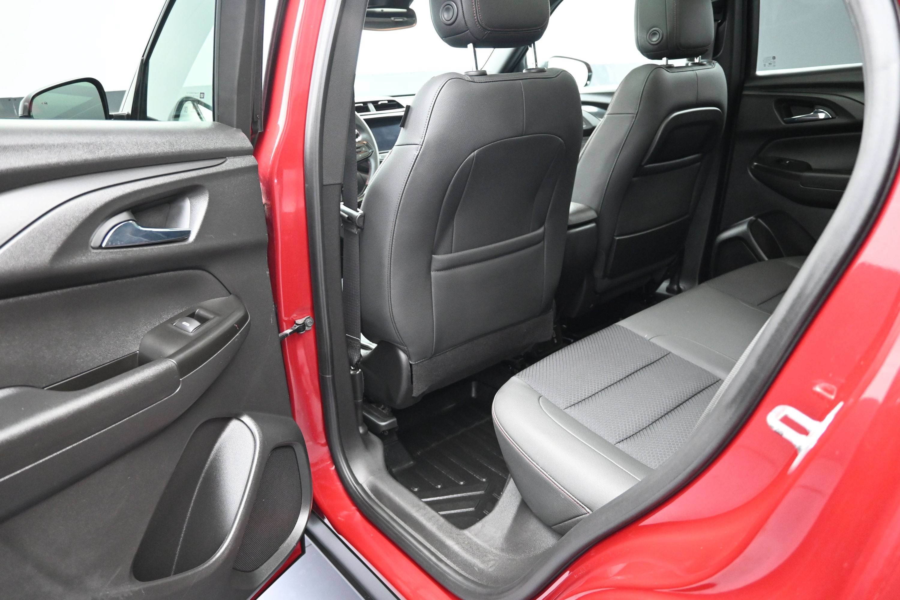 Certified 2021 Chevrolet TrailBlazer RS w/ Sun and Liftgate Package FWD image 32
