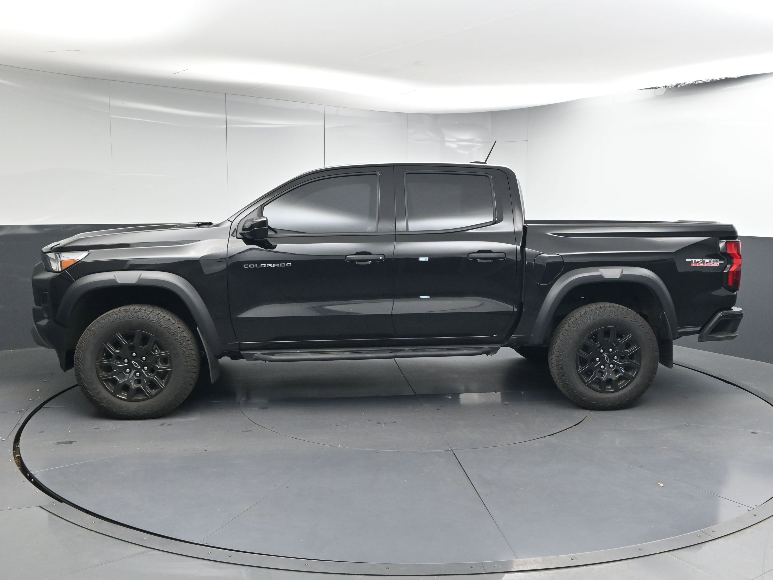 Used 2024 Chevrolet Colorado Trail Boss w/ Technology Package image 5