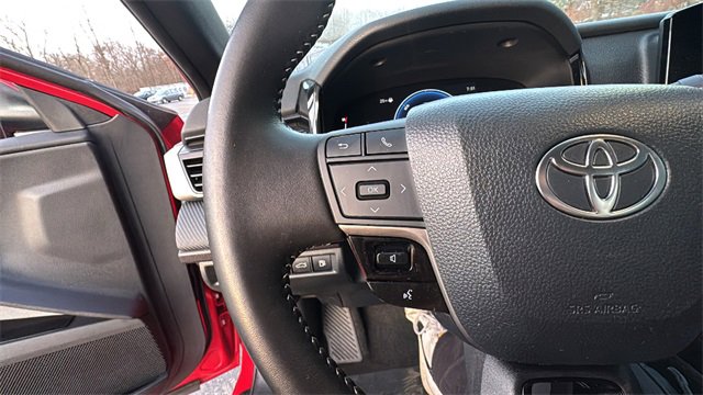 Used 2025 Toyota Camry SE image 17