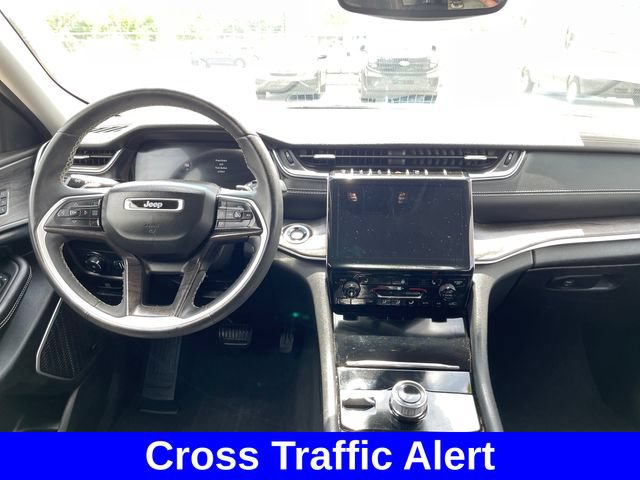 Used 2023 Jeep Grand Cherokee L Limited w/ Black Appearance Package AWD/4WD image 12