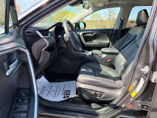 Used 2023 Toyota RAV4 XLE Premium image 13