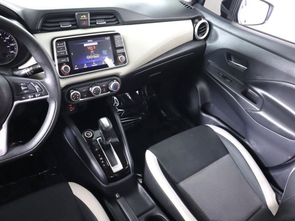 Used 2020 Nissan Versa SV FWD image 30