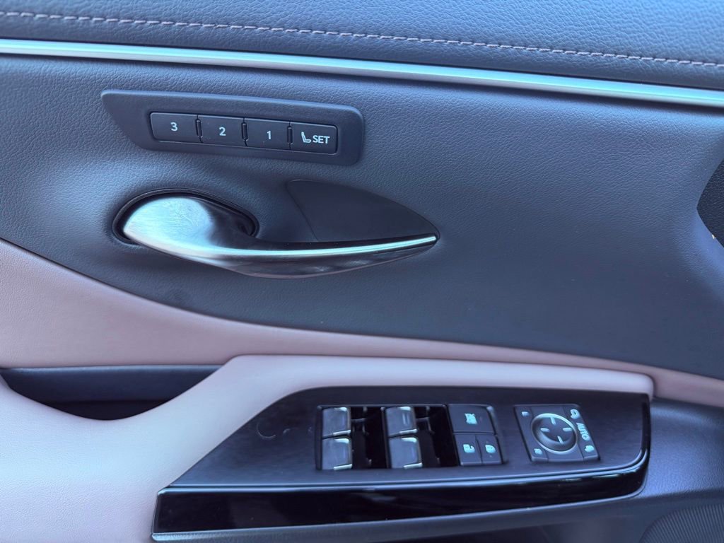 Certified 2024 Lexus ES 350 w/ Premium Package image 18