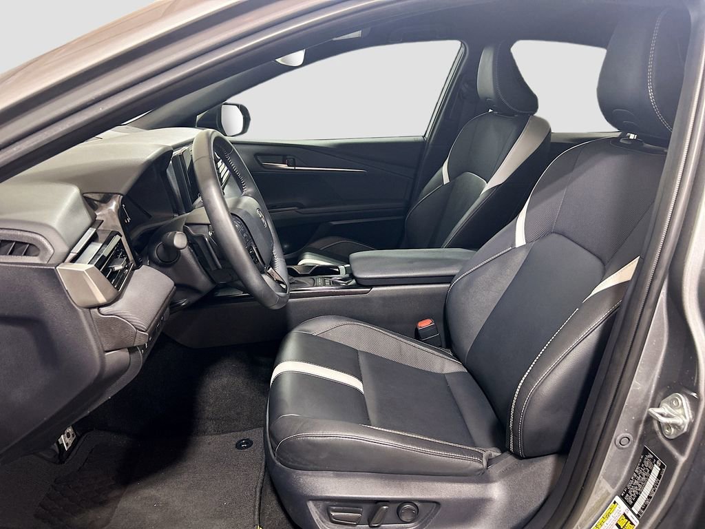 Used 2025 Toyota Camry SE FWD image 17