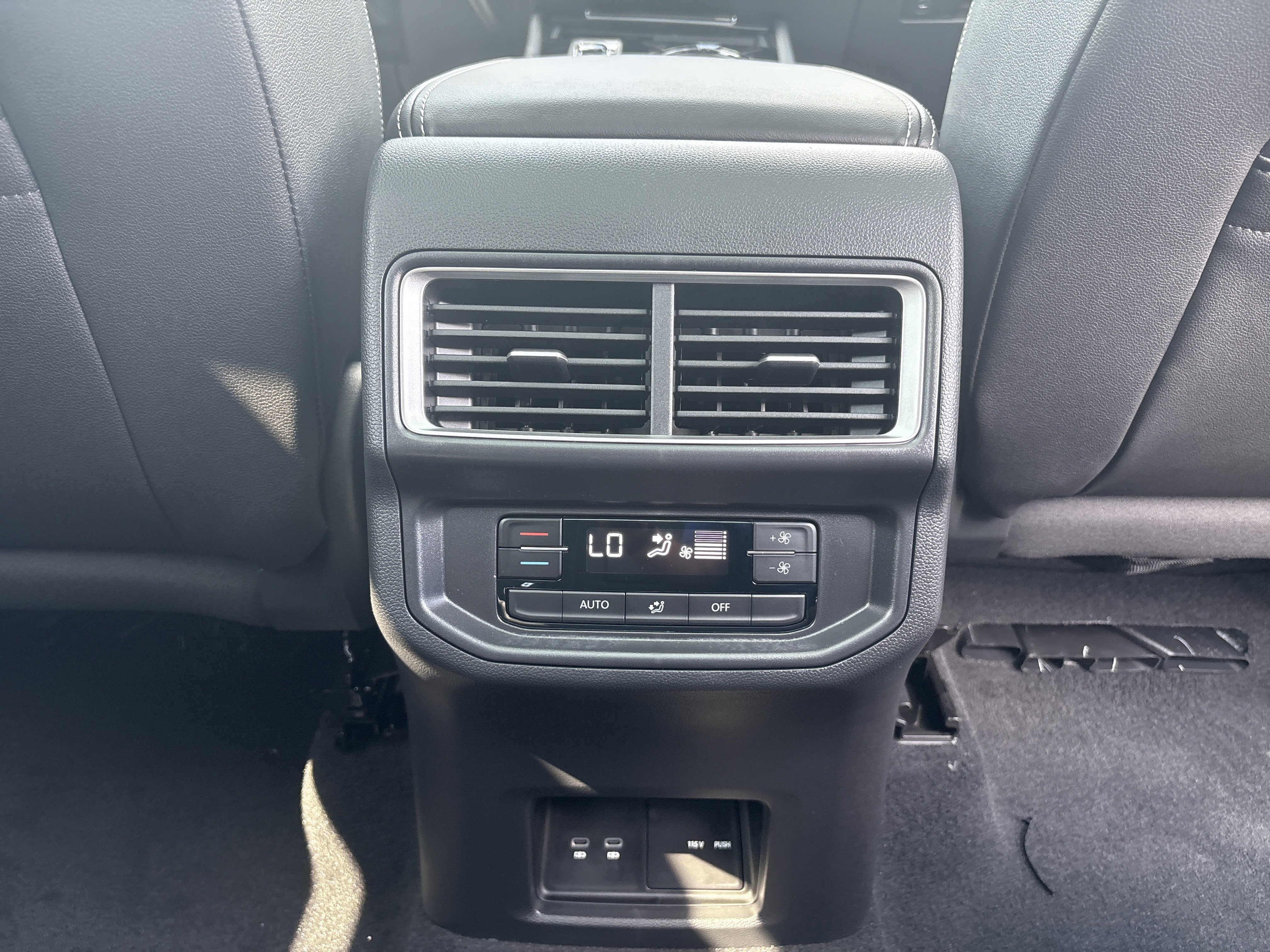 New 2026 Volkswagen Atlas SE image 27