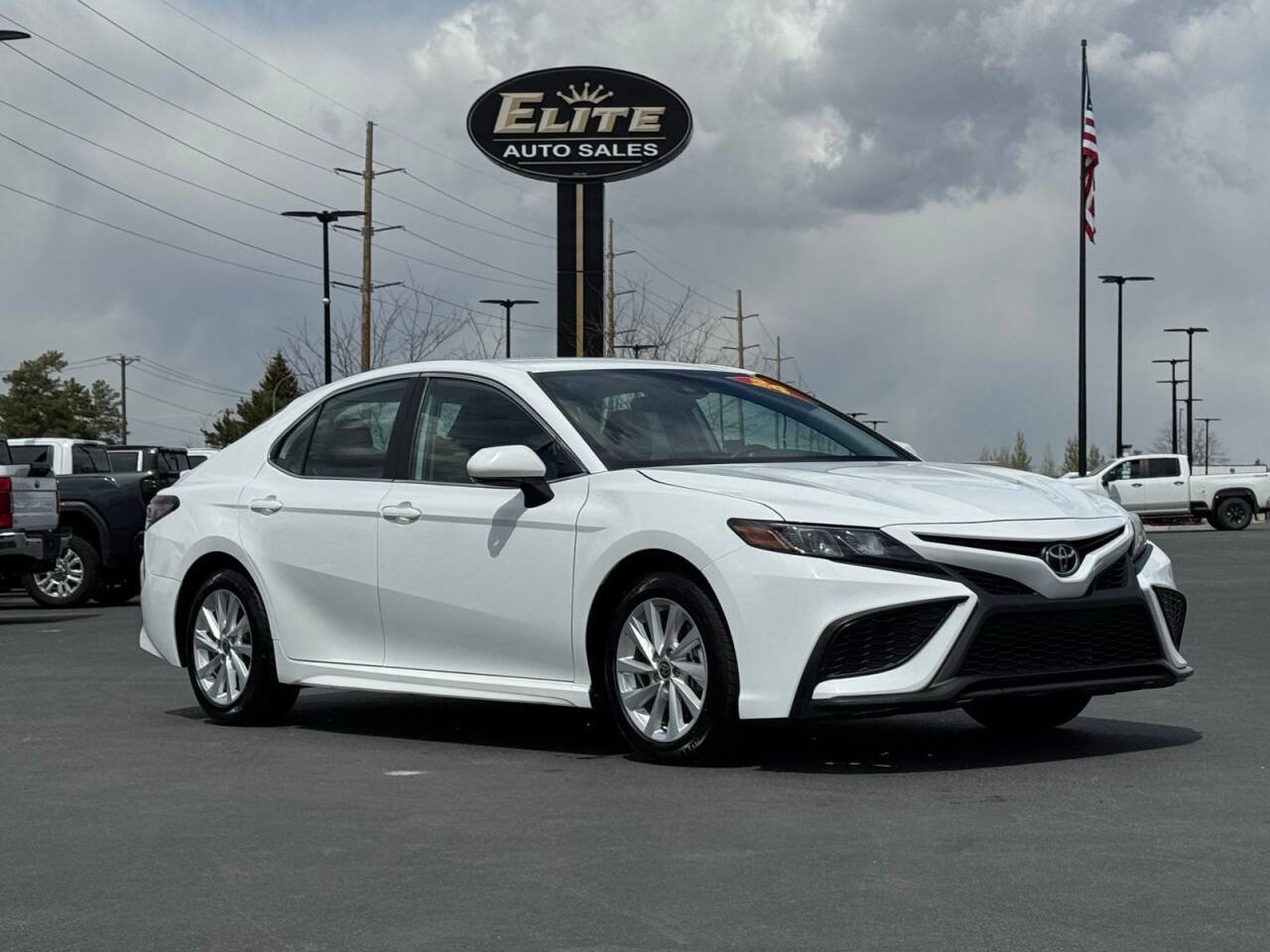 Used 2024 Toyota Camry SE