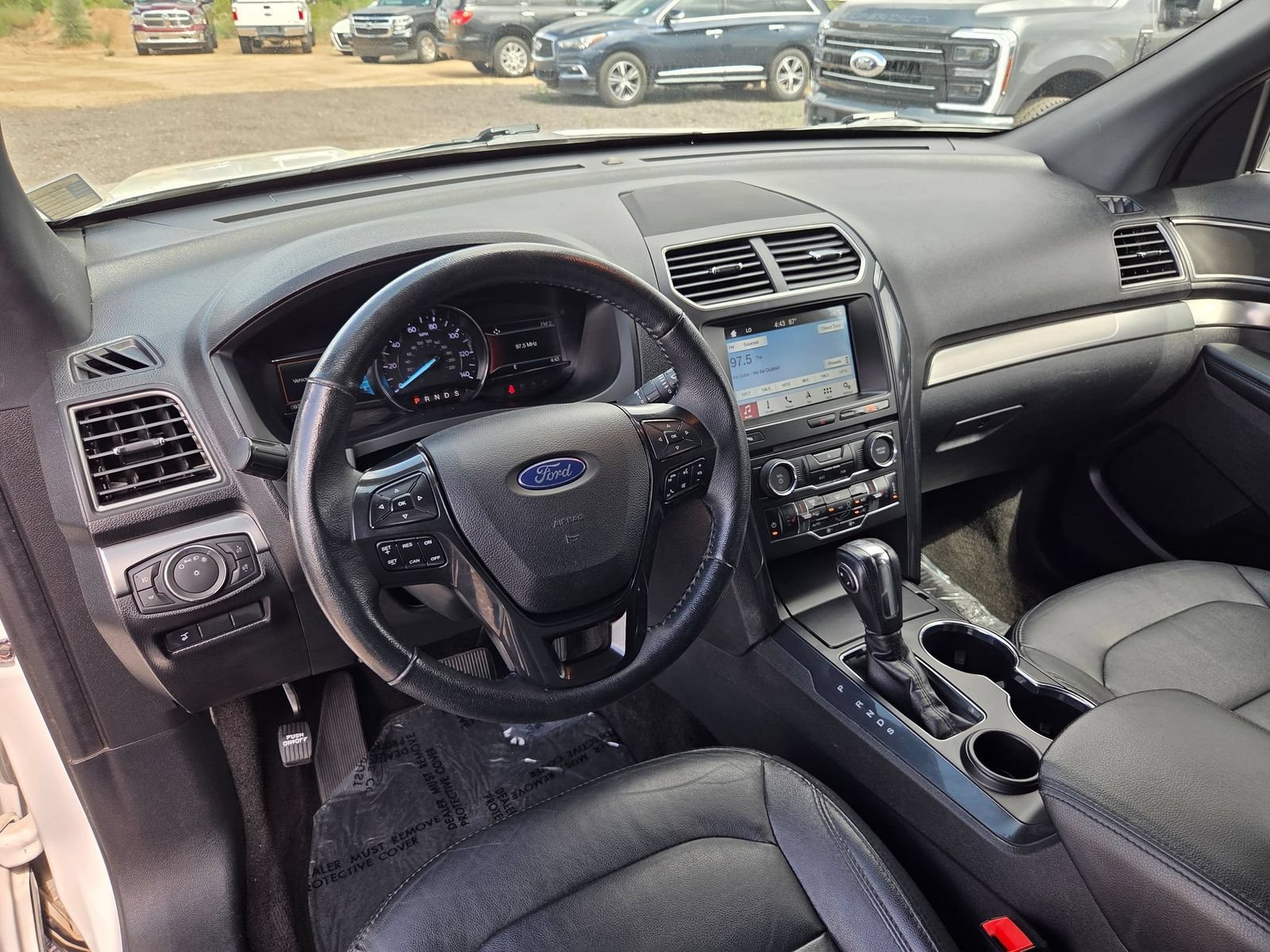 Used 2018 Ford Explorer XLT w/ Equipment Group 202A FWD image 14