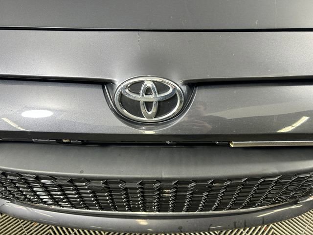 Used 2019 Toyota Yaris L image 10