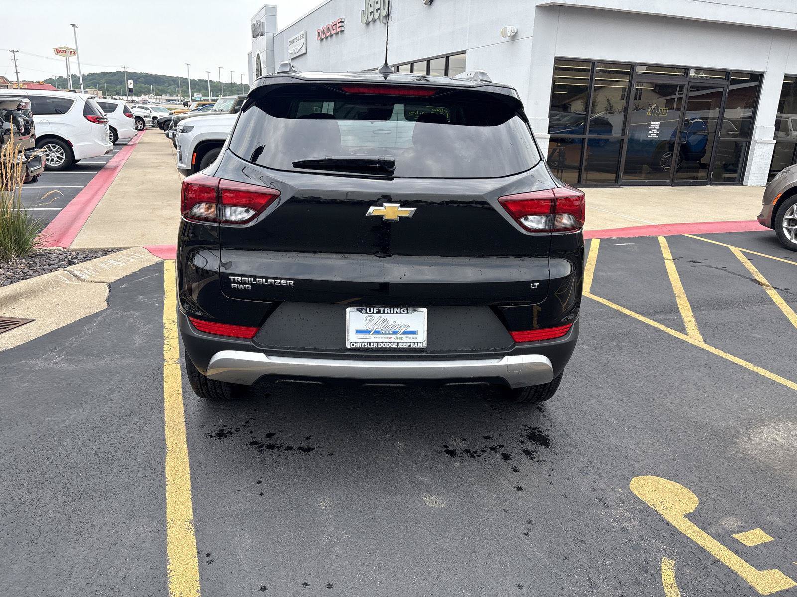 Used 2023 Chevrolet TrailBlazer LT AWD/4WD image 6