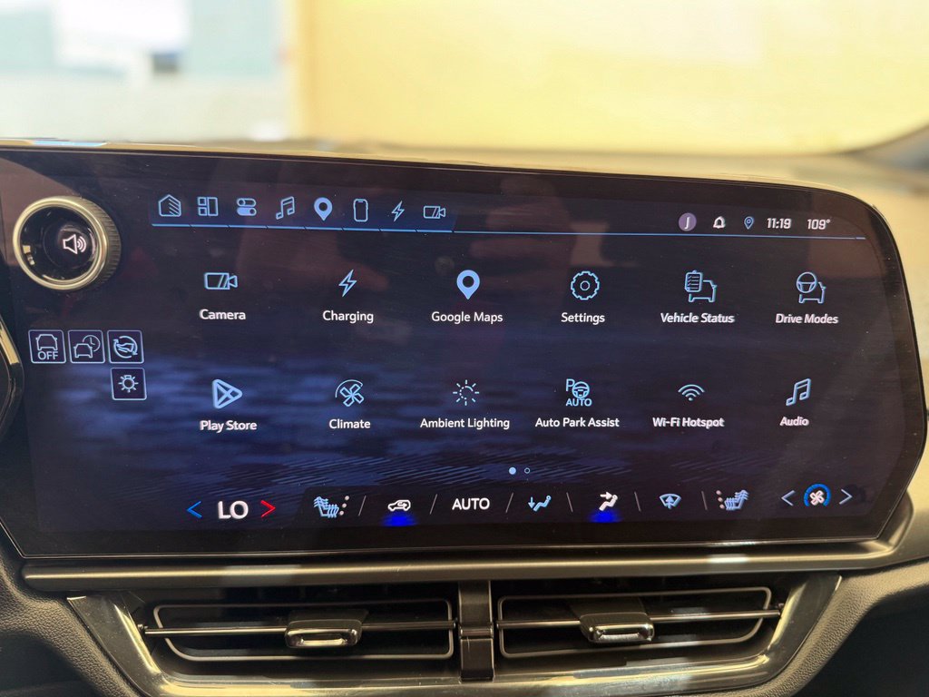Used 2024 Chevrolet Equinox EV RS FWD image 36