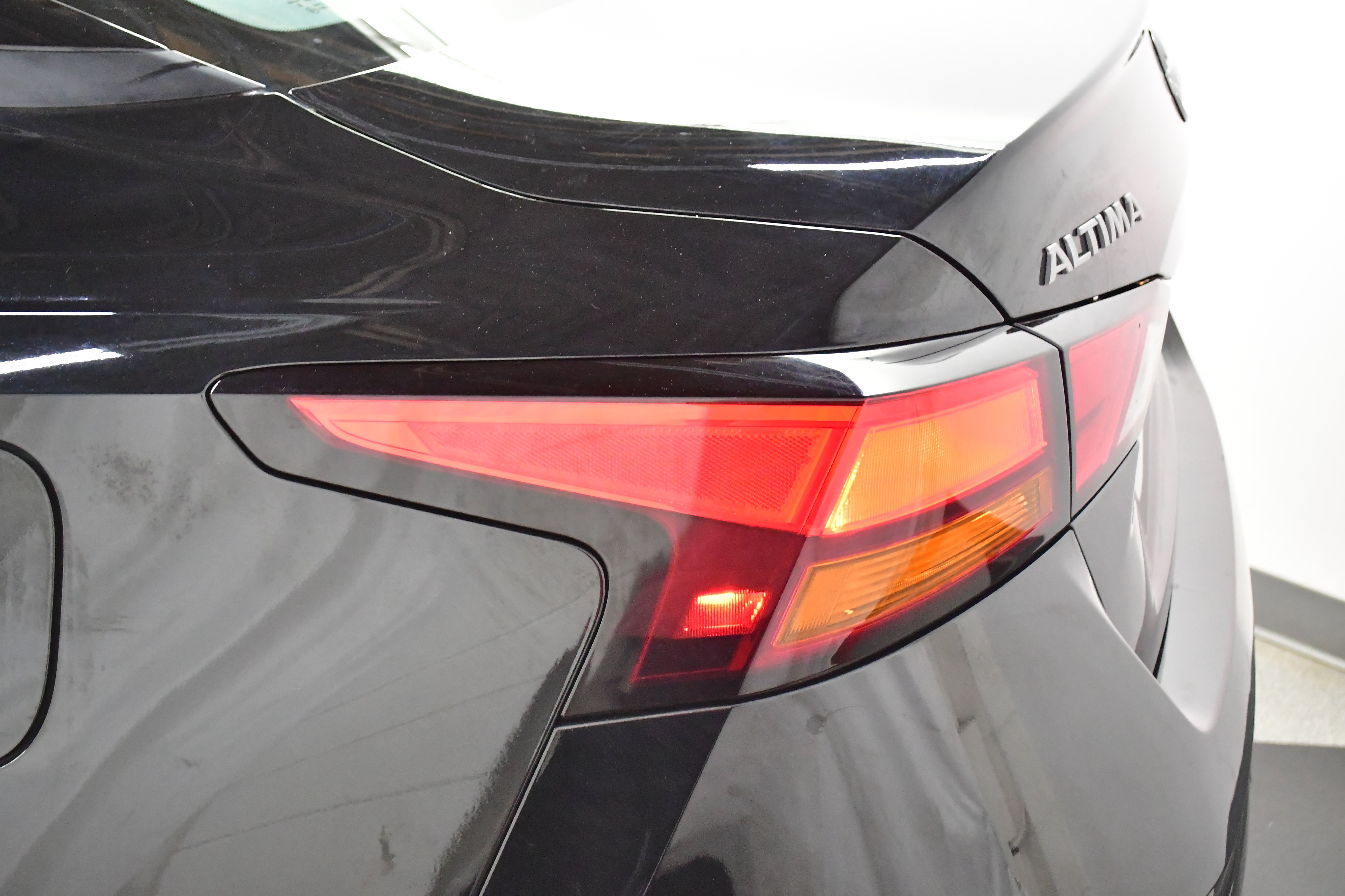 Used 2025 Nissan Altima 2.5 SV FWD image 31