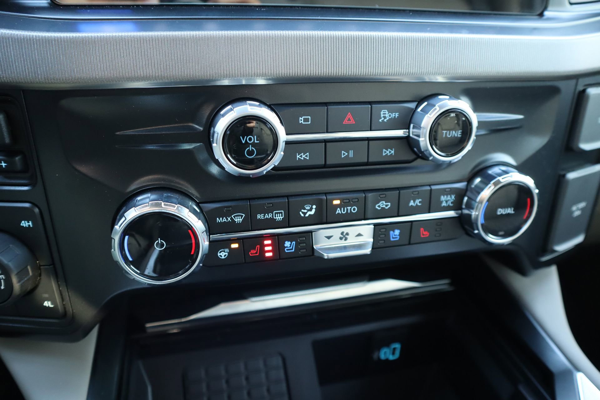 New 2026 Ford F250 Platinum w/ Platinum Plus Package image 7