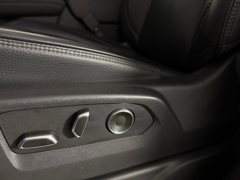 Used 2025 GMC Yukon Denali image 24