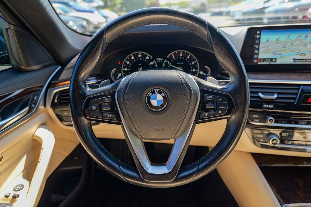 Used 2018 BMW 540i xDrive image 38