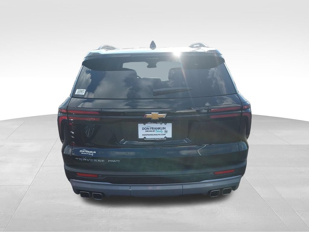 Used 2025 Chevrolet Traverse LT w/ Driver Confidence Package AWD/4WD image 4