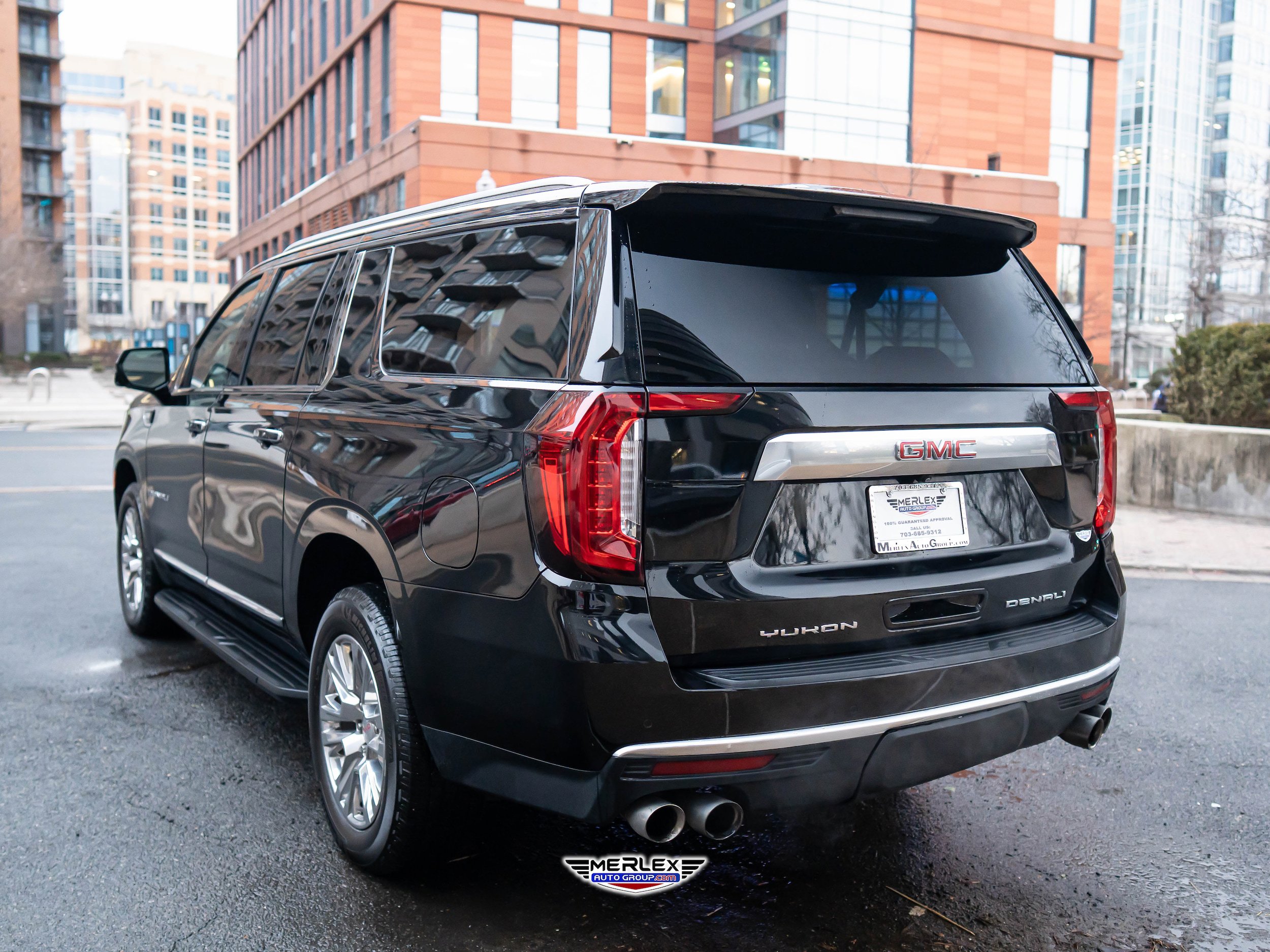 Used 2021 GMC Yukon XL Denali AWD/4WD image 5