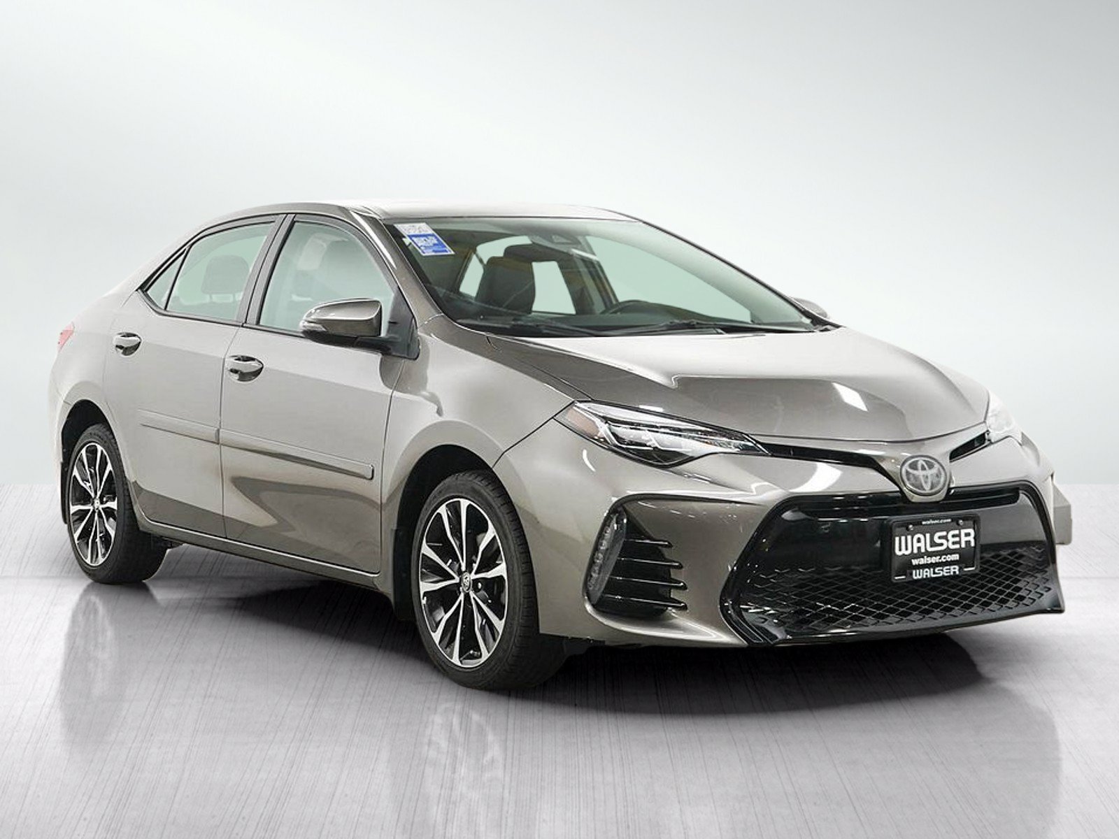 Used 2017 Toyota Corolla XSE FWD image 7