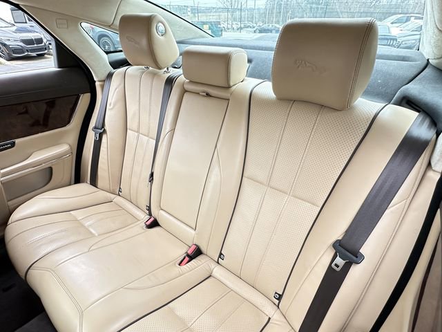 Used 2014 Jaguar XJ AWD image 33