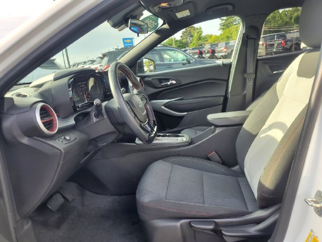 Certified 2024 Chevrolet Trax RS w/ Driver Confidence Package FWD image 18
