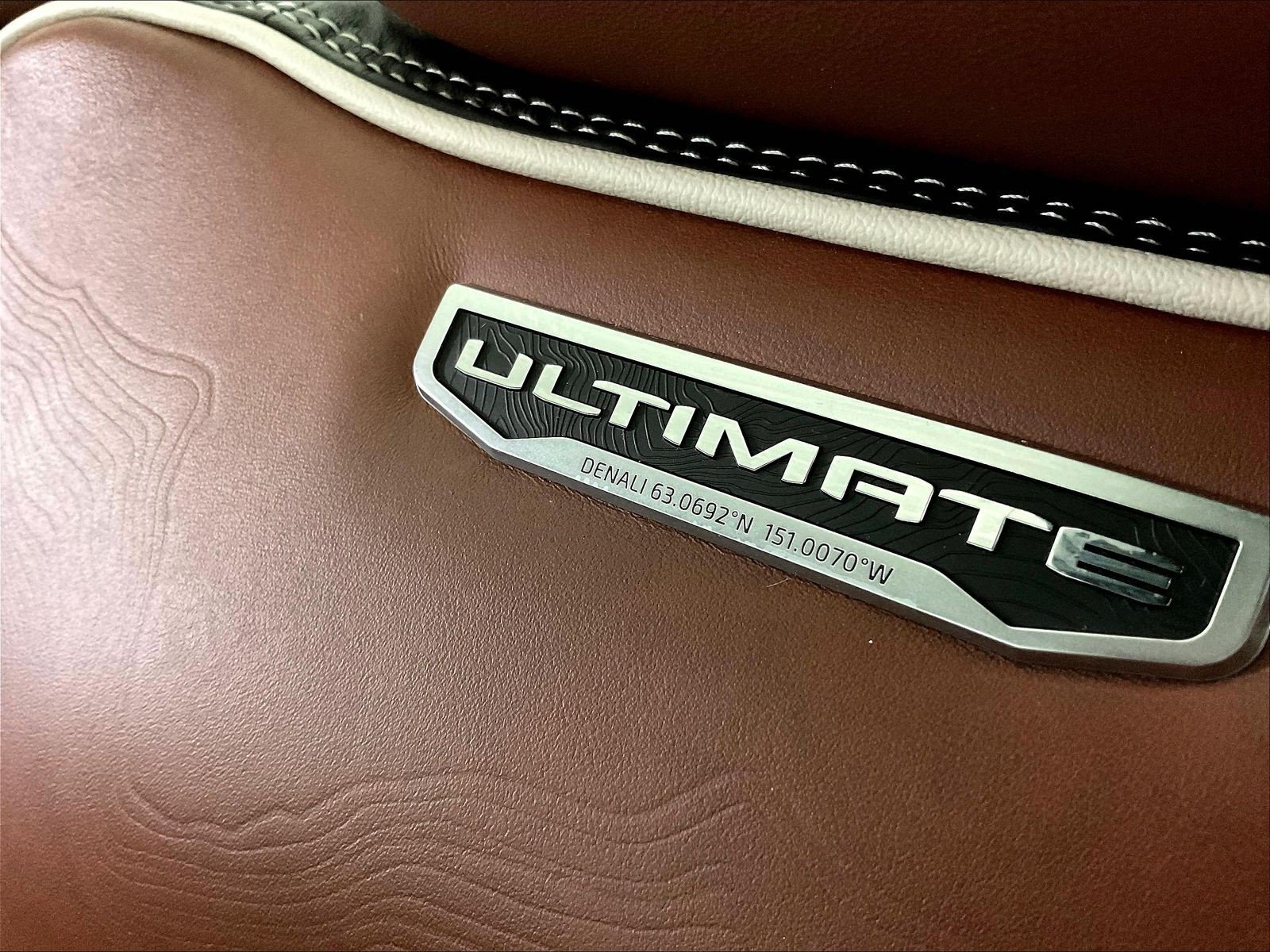 Used 2024 GMC Yukon Denali Ultimate AWD/4WD image 37
