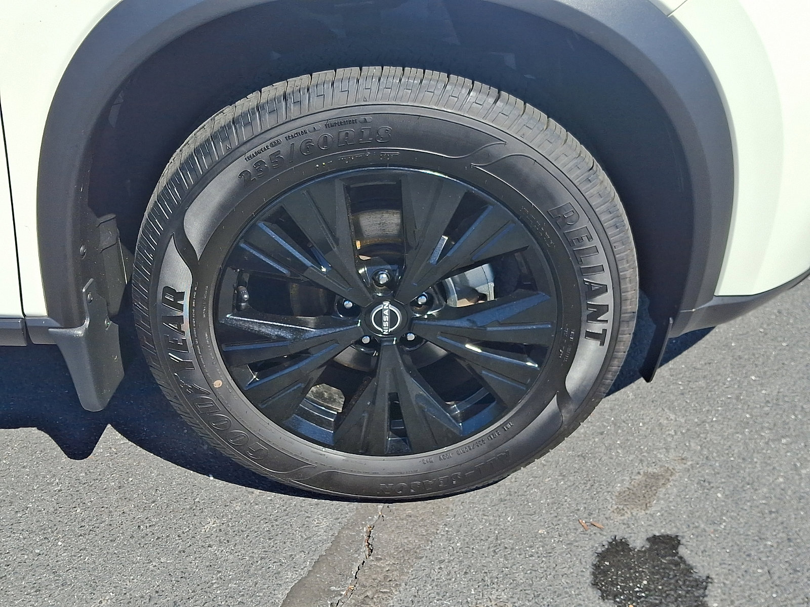 Certified 2023 Nissan Rogue SV w/ SV Premium B Package AWD/4WD image 8
