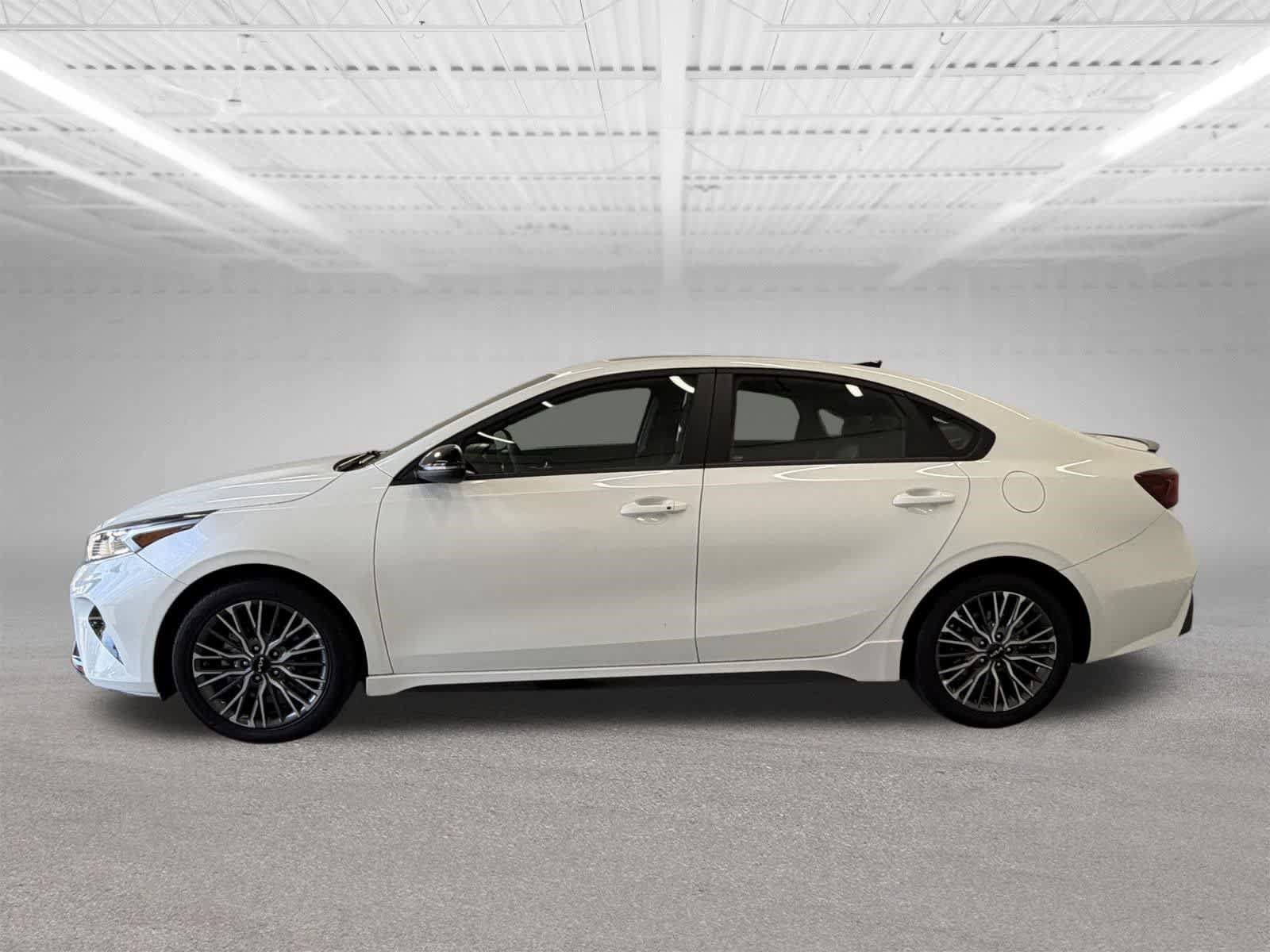 Used 2024 Kia Forte GT-Line w/ GT-Line Premium Package FWD image 2
